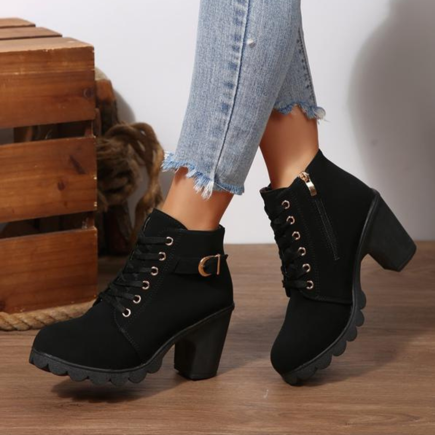 YUNO | Chic Lace-Up Metal Buckle Chunky Ankle Boots
