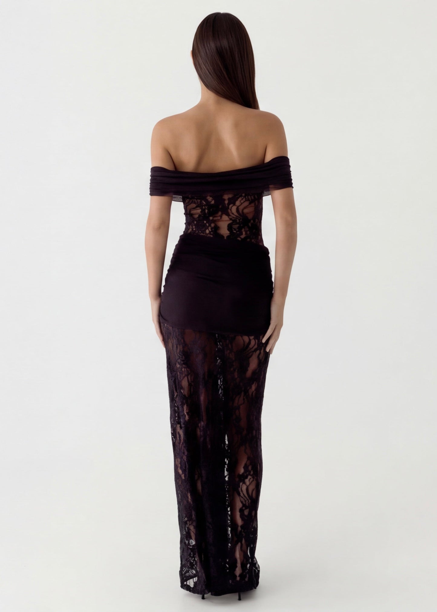 YUNO | Lace Gown Maxi