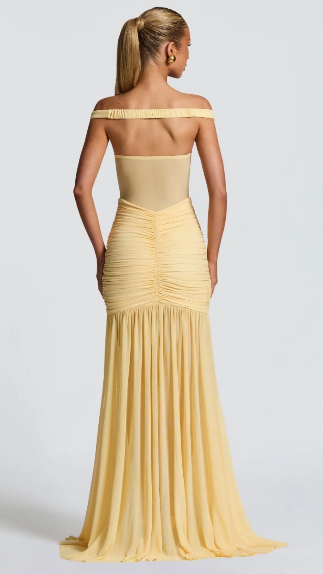 YUNO London Hourglass Maxi Dress – olive off-shoulder maxi dress