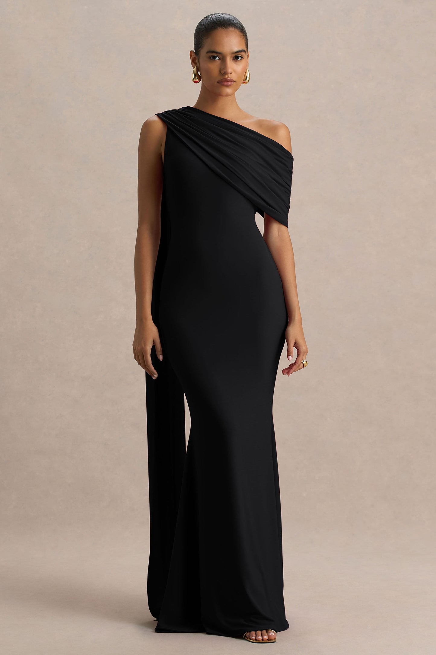 Zendaya | Black Asymmetric-Neck Fishtail