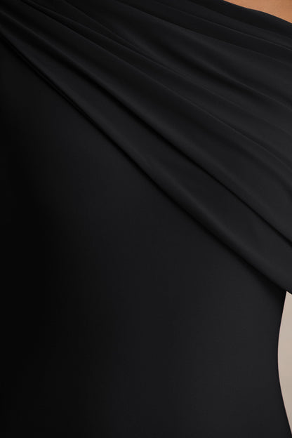 Zendaya | Black Asymmetric-Neck Fishtail