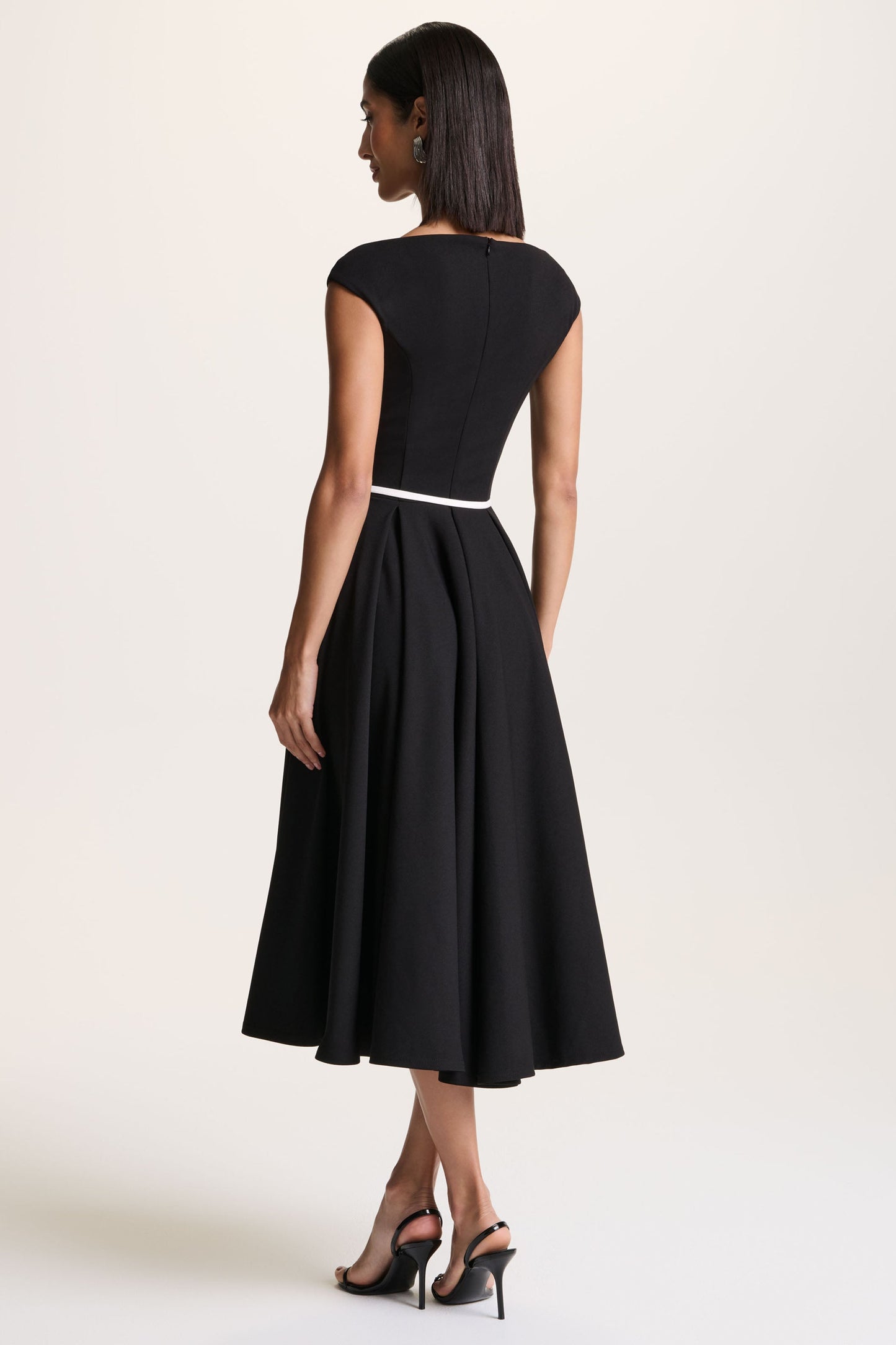 Nataline | Black Round-Neck Midi