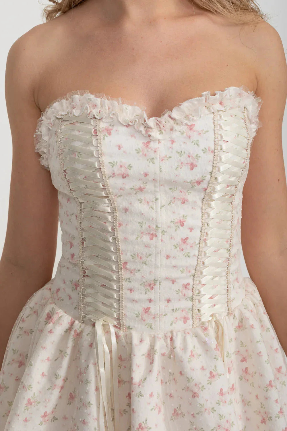 Corset Mini Dress With Sweetheart Neckline And Delicate Floral Pattern - White/Pink