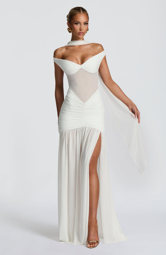 YUNO London Hourglass Maxi Dress – White off-shoulder maxi dress