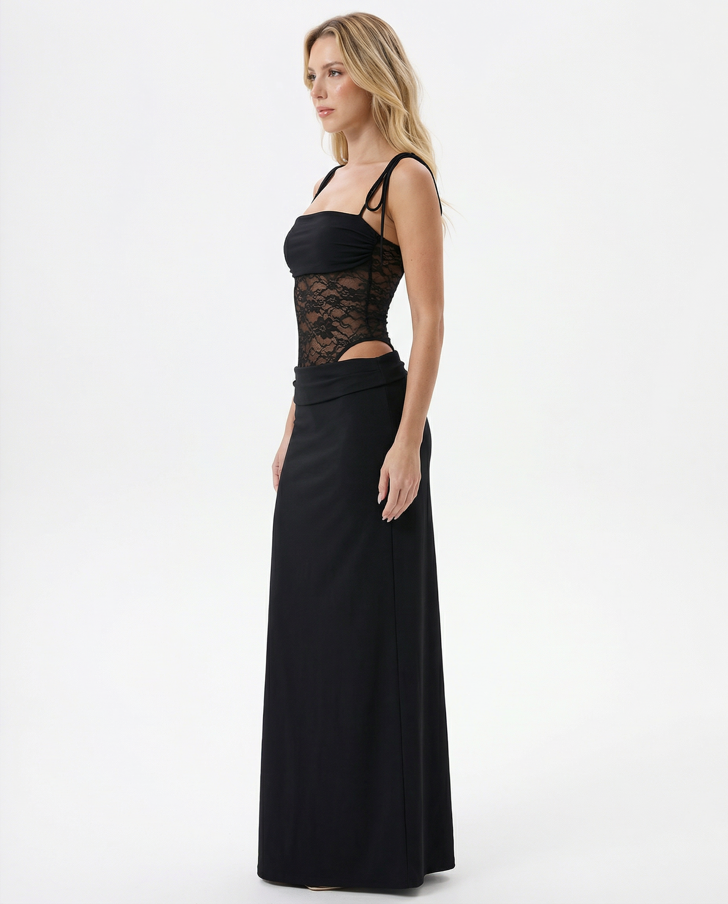 YUNO | Lace Panel Maxi
